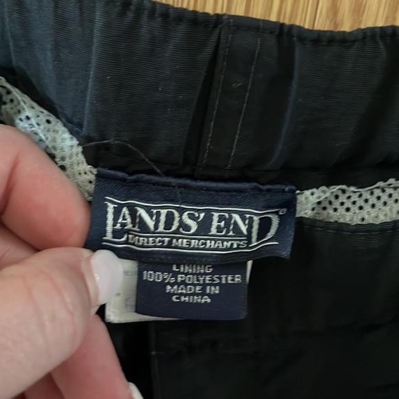Lands' End Women's Black Water Shorts With Pockets Size Medium - Picture 6 of 8